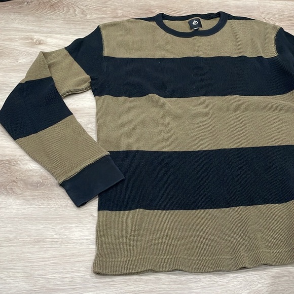 Matrix sweater - Picture 4 of 4